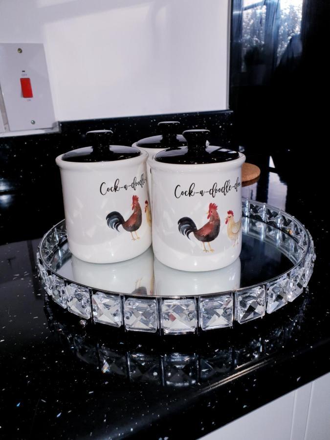 Luxury 1 Bed Close To Town Centre With Free Parking Сътън он Сий Екстериор снимка