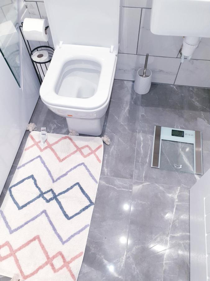 Luxury 1 Bed Close To Town Centre With Free Parking Сътън он Сий Екстериор снимка