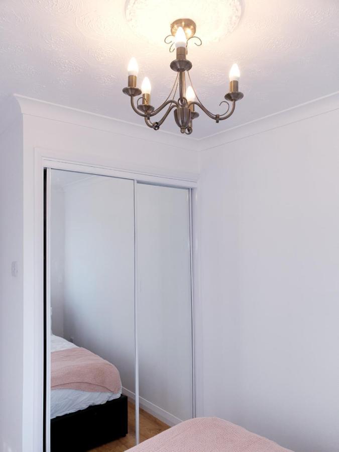 Luxury 1 Bed Close To Town Centre With Free Parking Сътън он Сий Екстериор снимка