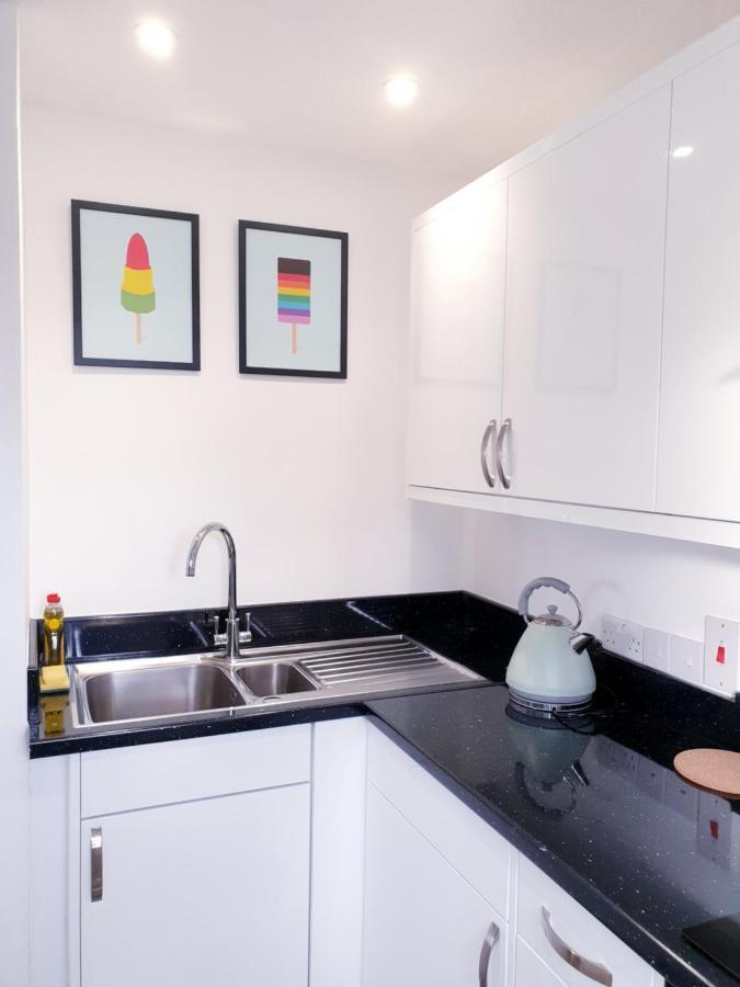 Luxury 1 Bed Close To Town Centre With Free Parking Сътън он Сий Екстериор снимка