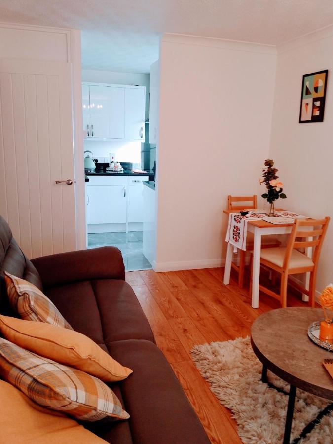 Luxury 1 Bed Close To Town Centre With Free Parking Сътън он Сий Екстериор снимка