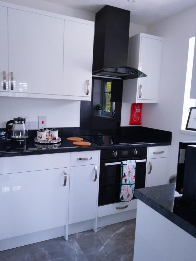 Luxury 1 Bed Close To Town Centre With Free Parking Сътън он Сий Екстериор снимка